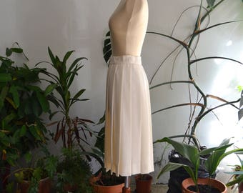 Vintage Cream Pleated Skirt, size Small