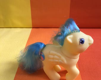 Vintage G1 Baby Bouncy My Little Pony Hasbro Made in Hong Kong 1987 Yellow Body Blue Hair Ball On Her Body Wings