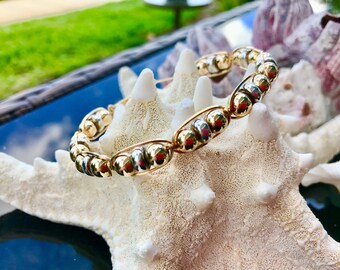 Classic Styling Gold and Silver Sculpted Bracelet