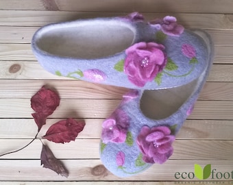 Indoor slippers Handmade felted wool shoes for women's Natural original Slippers custom felted clogs non slip soles warm house woolen shoes