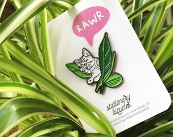 house cat enamel pin / cat pin / cat lapel pin