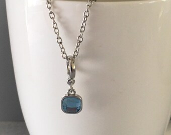 March birthstone necklace, aquamarine birthstone necklace, march necklace, aquamarine necklace, blue pendant necklace