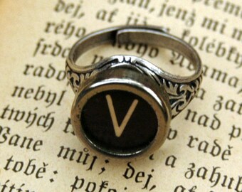 Vintage Typewriter Key Ring "V"