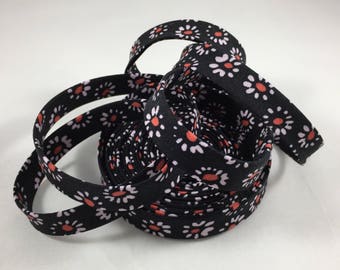 Black Daisy 1/2" Double Fold Bias Tape