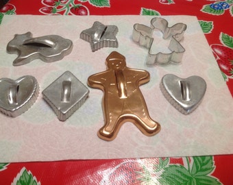 Vintage set of 7 metal cookie cutters