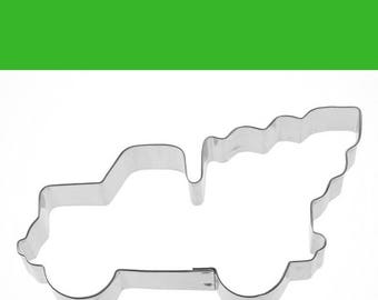 Pickup truck with Christmas tree cookie cutter, truck cookie cutter, Christmas cookie cutter, pickup cookie cutter