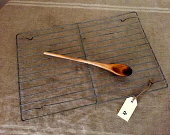 Huge VINTAGE oblong wire cake cooling rack. Vintage kitchen / display. FABULOUS.