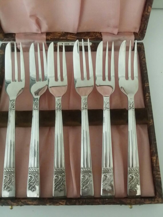 Vintage EPNS Dessert Forks in Original Box