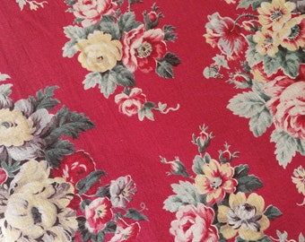 Beautiful French Vintage Fabric, 1940s French Fabric, French Floral Fabric, 1940s Red Florals, Floral Print Vintage Fabric, French Florals