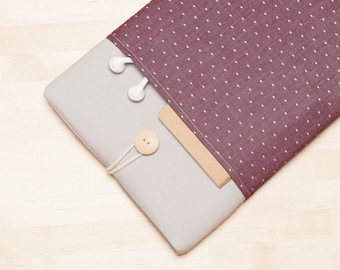 Laptop sleeve , 13 inch Macbook sleeve / Macbook pro 13 case / padded with pockets - Red dots in grey -