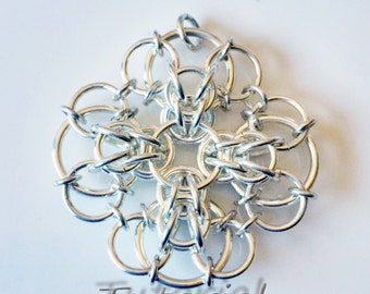 Celtic Chrysanthemum Chainmaille Pendant Tutorial