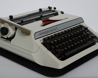 Portable typewriter Praesident