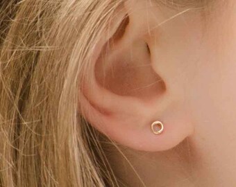 Dainty Studs, Small Studs, Delicate Studs, Gold Studs, Circle Studs, Simple Earrings, Minimal Earrings, Minimalist Earrings, Modern Earrings