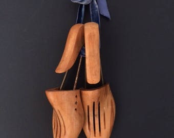 Shoe wood old child-Old wooden shoetree