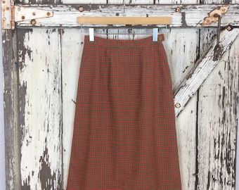 Vintage 1950s Green and Red Plaid Pencil Skirt Wiggle Size 9 Small 24 1/2 Waist