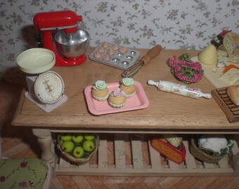 Dollhouse miniature 1/12. Tray with cupcakes