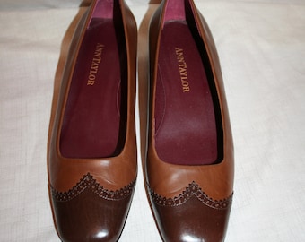 Ann Taylor Ladies Shoes (Size 8 1/2)