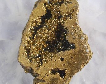 Quartz geode - gold tinted - pierced - ref9112