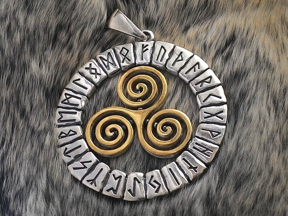 Celtic Pendant.Triskele Pendant.Triskelion Pendant.Triskele