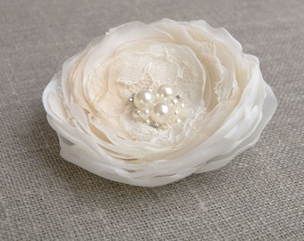 Bridal hair flower, Ivory champagne bridal hair clip, Wedding hair accessories, Bridal headpiece
