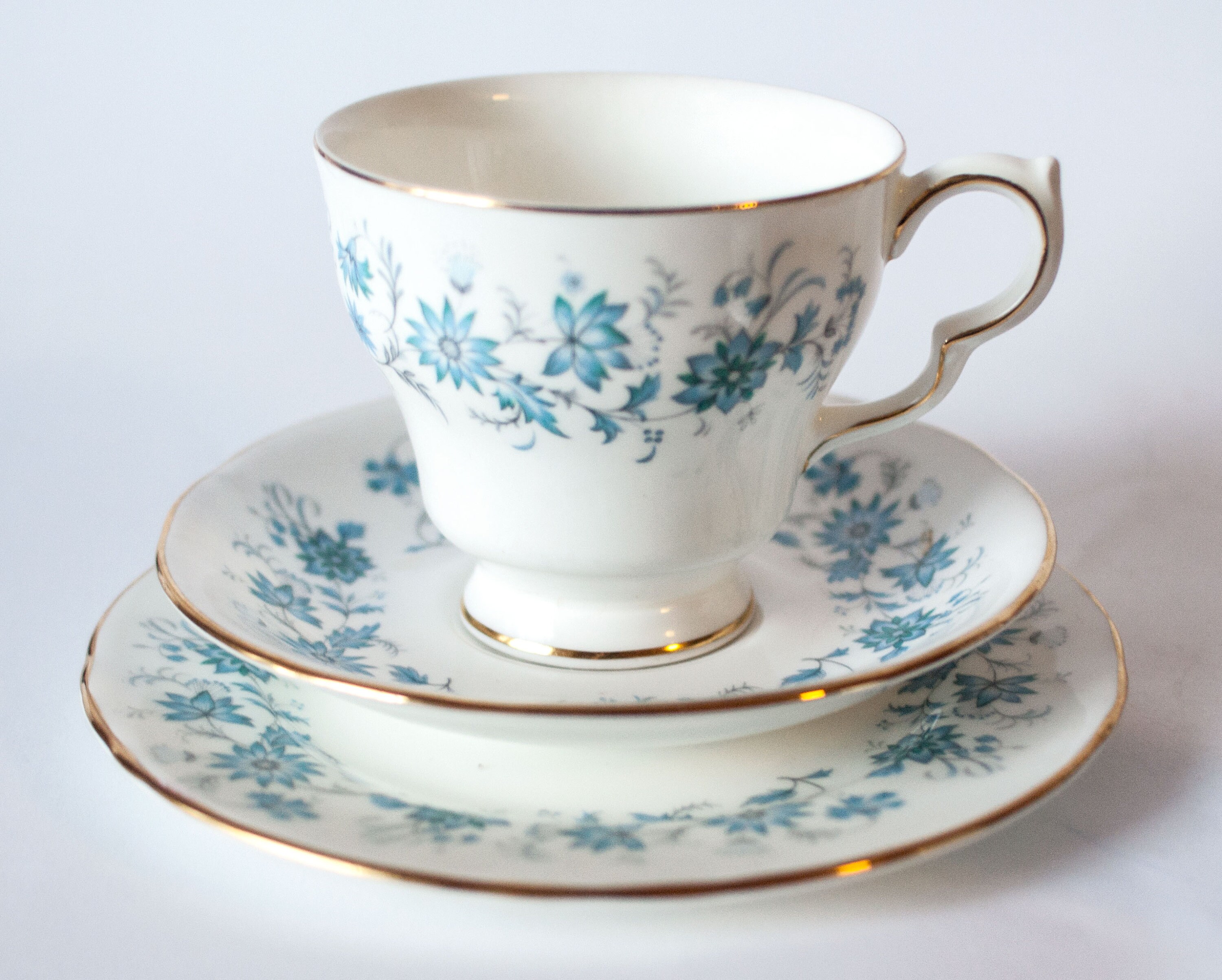 Colclough Braganza 1960s Teacup Set Hyacinth Bucket's