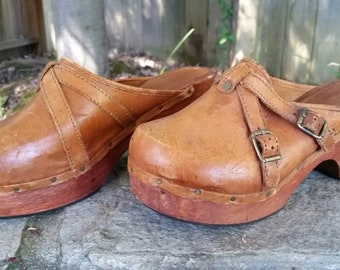 Clogs Vintage Clogs 1970s Clogs 70s Clogs 1970s Wood Clogs Brown Clogs Vintage Leather Clogs Penny Lane 1970s Movie Prop Clogs Size 9 Clogs