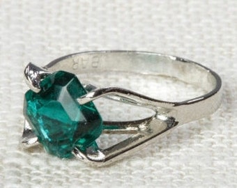 Green Rhinestone Vintage Ring Emerald Silver 6.5 mm or 7.5 mm US Womens Sizes 7D