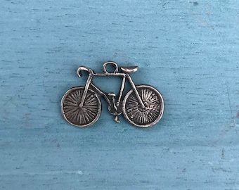 Sterling Silver Bicycle 1.3g. Stamped Sterling