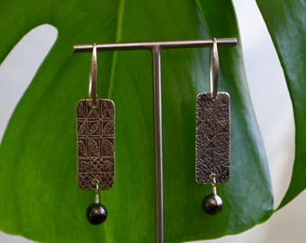 Tapa print Tahitian pearl earrings