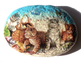 Decorative paperweight, kittens at the beach Pebble.