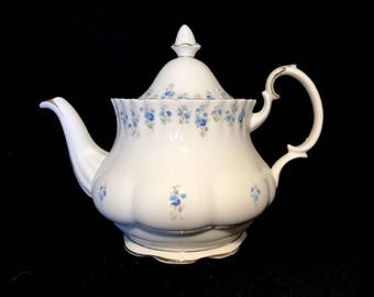 Royal Albert Memory Lane Teapot Large 6 Cups Bone China England
