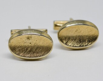 gold tone cuff links