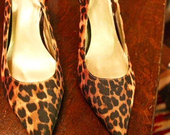 Animal Print heels, Nine West, size 8.5, Sling back, pointed toe.