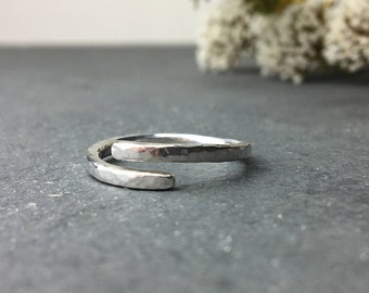 Adjustable silver ring, Simple open ring, Sterling silver wrap ring, Bypass ring, Hammered silver ring, Statement ring, Thumb ring