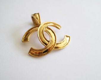 Vintage Authentic Chanel CC logo Pendant 94P