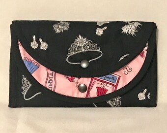 Two-pocket envelope clutch