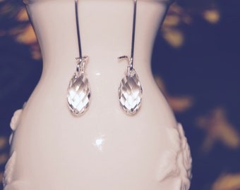 Simple Clear Dangle Earrings Swarovski briolette Teardrop Earrings, Small Earings, minimalist earrings, dainty earrings, bridal earrings
