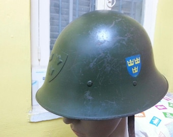 Swedish Sweden Army M21 helmet with three crowns