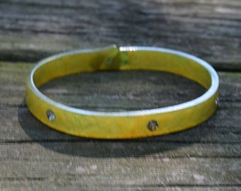 Vintage Molded Plastic Green and Yellow Marbled Bracelet