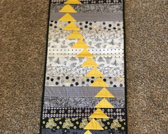 Flying geese table runner