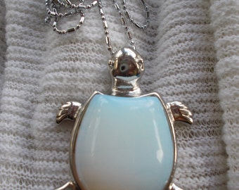 inexpensive green seaturtle necklace