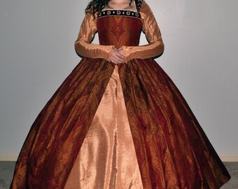 Custom Tudor/Elizabethan Gown