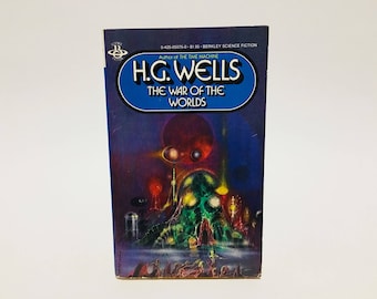 Vintage Sci Fi Book The War of the Worlds by H. G. Wells 1981 Paperback
