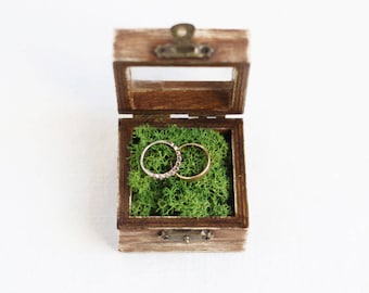 Wedding Ring Box With Glass-Like Acrylic Top, Rustic Ring Box, Ring Bearer Box, Wooden Wedding Box, Wedding Ideas, Shabby Chic Box With Moss