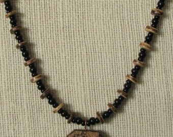 The primitive necklace