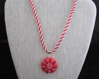 Christmas necklace candy cane stripes