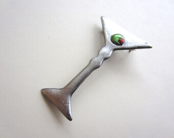 Martini with olive pin in Silver Brooch