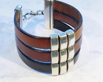 Leather and silver metal Cuff Bracelet.