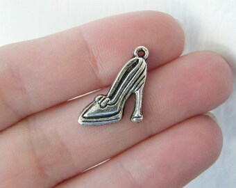 8 High heel shoe charms ibetan silver CA205