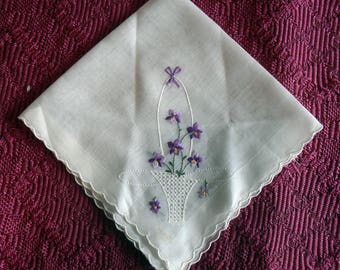 Handkerchief Hankie in White with Flower Basket & Purple Flowers Vintage Like New